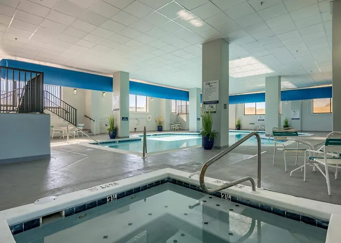 Extraordinary Oceanfront Penthouse - Unit 1211 *